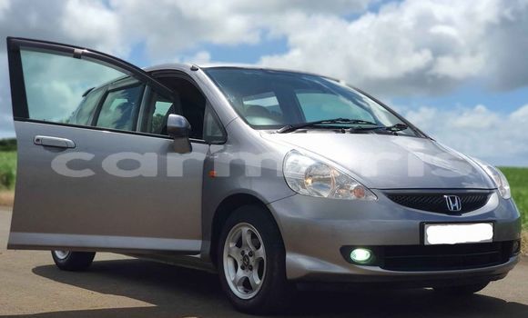 Buy Used Honda fit Silver Car in Rivière du Rempart in Rivière du Rempart District Buy Used Honda fit Silver Car in Rivière du Rempart in Rivière du Rempart District