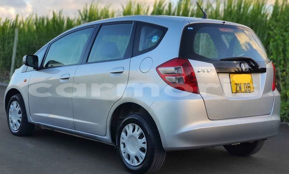 Buy Used Honda fit Silver Car in Rivière du Rempart in Rivière du Rempart District Buy Used Honda fit Silver Car in Rivière du Rempart in Rivière du Rempart District