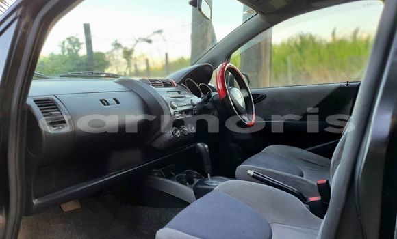 Buy Used Honda fit Black Car in Rivière du Rempart in Rivière du Rempart District Buy Used Honda fit Black Car in Rivière du Rempart in Rivière du Rempart District