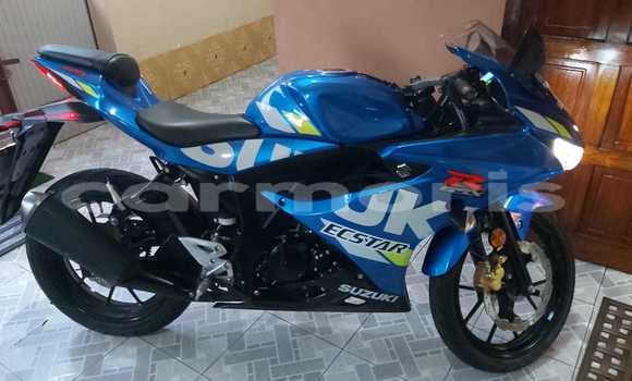 Acheter Occasion Moto Suzuki GSX Bleu à Port Louis, Port Louis District Acheter Occasion Moto Suzuki GSX Bleu à Port Louis, Port Louis District