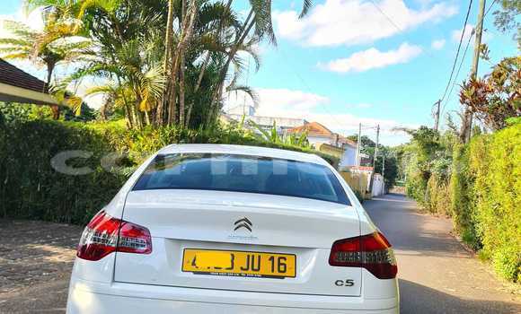 Buy Used Citroen C5 White Car in Vacoas–Phoenix in Plaines Wilhems District Buy Used Citroen C5 White Car in Vacoas–Phoenix in Plaines Wilhems District