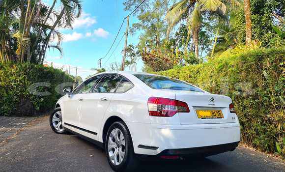 Buy Used Citroen C5 White Car in Vacoas–Phoenix in Plaines Wilhems District Buy Used Citroen C5 White Car in Vacoas–Phoenix in Plaines Wilhems District