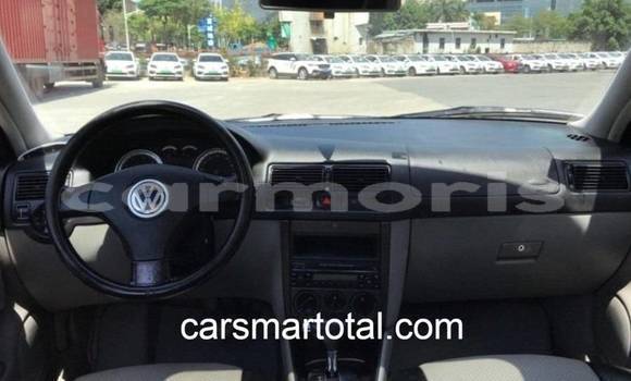 Buy Used Volkswagen Golf Blue Car in Baie du Cap in Savanne District Buy Used Volkswagen Golf Blue Car in Baie du Cap in Savanne District