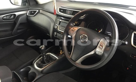 Buy Used Nissan Qashqai White Car in Centre de Flacq in Flacq District Buy Used Nissan Qashqai White Car in Centre de Flacq in Flacq District