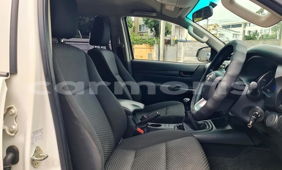 Buy Used Toyota Hilux White Car in Beau Bassin–Rose Hill in Plaines Wilhems District Buy Used Toyota Hilux White Car in Beau Bassin–Rose Hill in Plaines Wilhems District