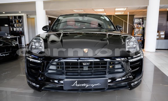 Buy Used Porsche Macan Black Car in Fond du Sac in Pamplempousses