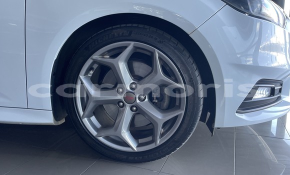 Buy Used Ford Focus ST White Car in Fond du Sac in Pamplempousses Buy Used Ford Focus ST White Car in Fond du Sac in Pamplempousses