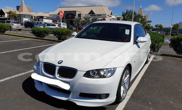 Buy Used BMW 3–Series White Car in Vacoas–Phoenix in Plaines Wilhems District
