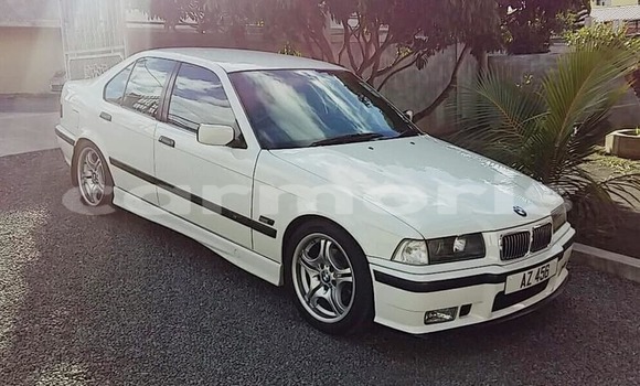 Buy Used BMW 3–Series White Car in Vacoas–Phoenix in Plaines Wilhems District Buy Used BMW 3–Series White Car in Vacoas–Phoenix in Plaines Wilhems District