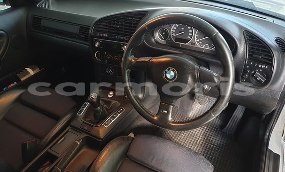 Buy Used BMW 3–Series White Car in Vacoas–Phoenix in Plaines Wilhems District Buy Used BMW 3–Series White Car in Vacoas–Phoenix in Plaines Wilhems District