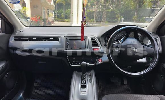 Buy Used Honda vezel Red Car in Curepipe in Plaines Wilhems District Buy Used Honda vezel Red Car in Curepipe in Plaines Wilhems District