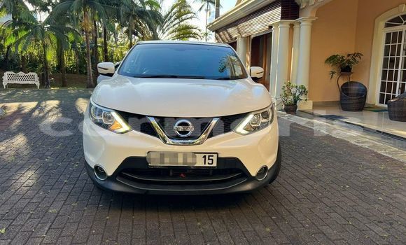 Buy Used Nissan Qashqai White Car in Curepipe in Plaines Wilhems District Buy Used Nissan Qashqai White Car in Curepipe in Plaines Wilhems District