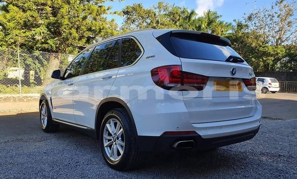 Buy Used BMW X5 White Car in Curepipe in Plaines Wilhems District Buy Used BMW X5 White Car in Curepipe in Plaines Wilhems District