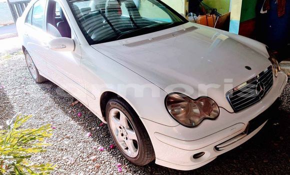 Acheter Occasion Voiture Mercedes-Benz C–Class Blanc à Vacoas–Phoenix, Plaines Wilhems District Acheter Occasion Voiture Mercedes-Benz C–Class Blanc à Vacoas–Phoenix, Plaines Wilhems District
