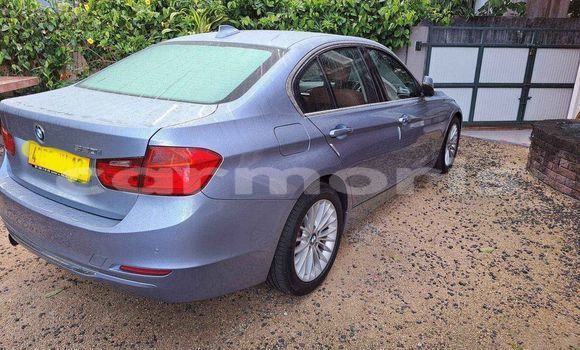 Acheter Occasion Voiture BMW 3–Series Bleu à Vacoas–Phoenix, Plaines Wilhems District Acheter Occasion Voiture BMW 3–Series Bleu à Vacoas–Phoenix, Plaines Wilhems District