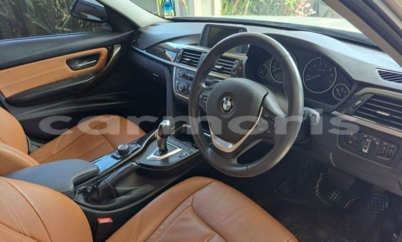 Acheter Occasion Voiture BMW 3–Series Blanc à Vacoas–Phoenix, Plaines Wilhems District Acheter Occasion Voiture BMW 3–Series Blanc à Vacoas–Phoenix, Plaines Wilhems District