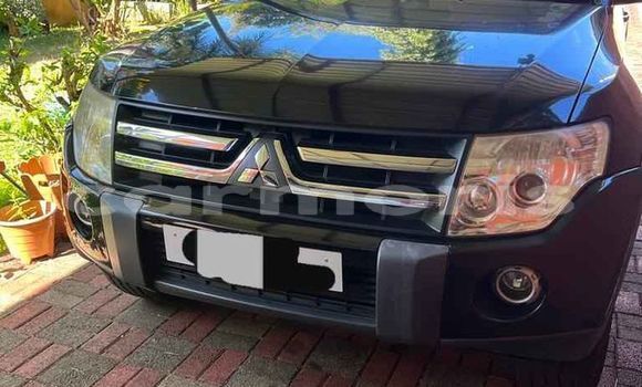 Acheter Occasion Voiture Mitsubishi Pajero Noir à Vacoas–Phoenix, Plaines Wilhems District Acheter Occasion Voiture Mitsubishi Pajero Noir à Vacoas–Phoenix, Plaines Wilhems District