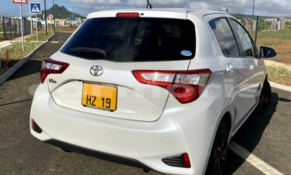 Buy Used Toyota Vitz White Car in Verdun in Moka Buy Used Toyota Vitz White Car in Verdun in Moka