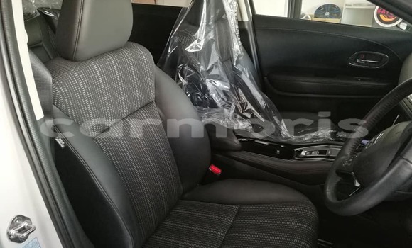 Buy Used Honda vezel White Car in Port Louis in Port Louis District Buy Used Honda vezel White Car in Port Louis in Port Louis District