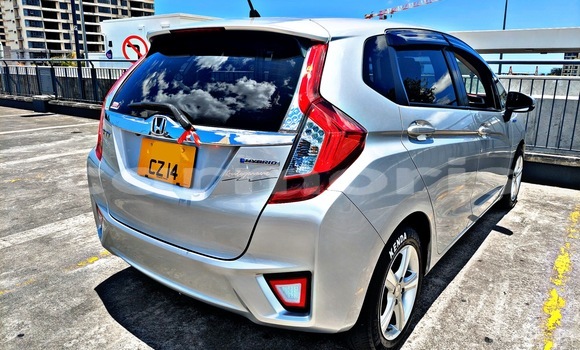Buy Used Honda fit Silver Car in Quatre Bornes in Plaines Wilhems District Buy Used Honda fit Silver Car in Quatre Bornes in Plaines Wilhems District