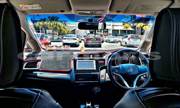 Buy Used Honda fit Silver Car in Quatre Bornes in Plaines Wilhems District Buy Used Honda fit Silver Car in Quatre Bornes in Plaines Wilhems District