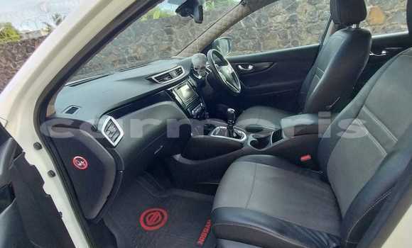 Buy Used Nissan Qashqai White Car in Beau Bassin–Rose Hill in Plaines Wilhems District Buy Used Nissan Qashqai White Car in Beau Bassin–Rose Hill in Plaines Wilhems District