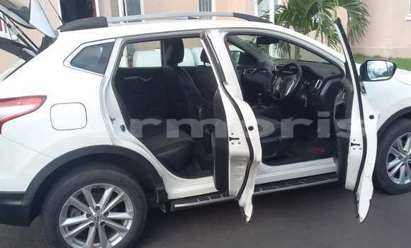 Buy Used Nissan Qashqai White Car in Beau Bassin–Rose Hill in Plaines Wilhems District Buy Used Nissan Qashqai White Car in Beau Bassin–Rose Hill in Plaines Wilhems District