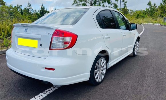 Buy Used Suzuki SX4 White Car in Albion in Black River District Buy Used Suzuki SX4 White Car in Albion in Black River District