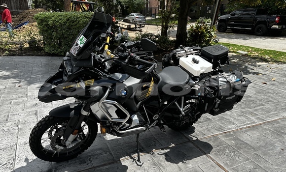 Buy Used BMW R1200GS Adventure Black Bike in Baie du Tombeau in Pamplemousses District