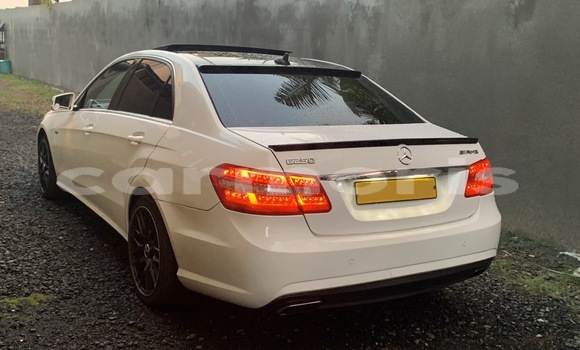 Buy Used Mercedes-Benz E–Class White Car in Vacoas–Phoenix in Plaines Wilhems District Buy Used Mercedes-Benz E–Class White Car in Vacoas–Phoenix in Plaines Wilhems District