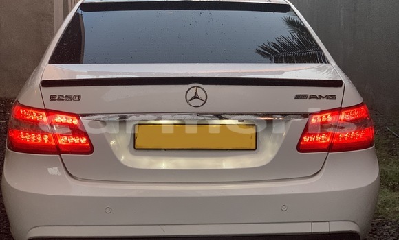 Buy Used Mercedes-Benz E–Class White Car in Vacoas–Phoenix in Plaines Wilhems District Buy Used Mercedes-Benz E–Class White Car in Vacoas–Phoenix in Plaines Wilhems District
