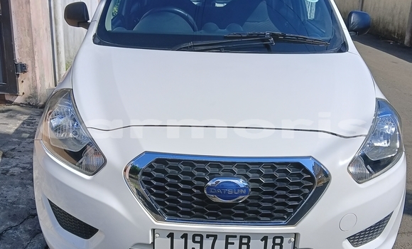 Buy Used Nissan Datsun White Car in Quatre Bornes in Plaines Wilhems District