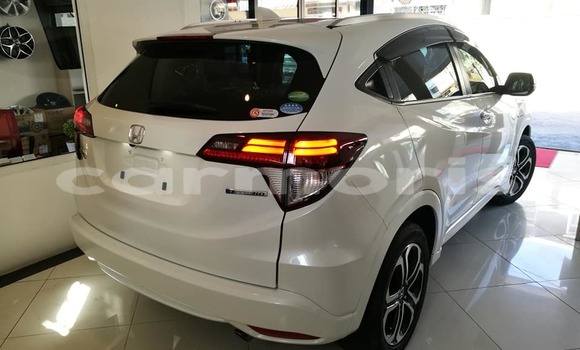 Buy Used Honda vezel White Car in Port Louis in Port Louis District Buy Used Honda vezel White Car in Port Louis in Port Louis District