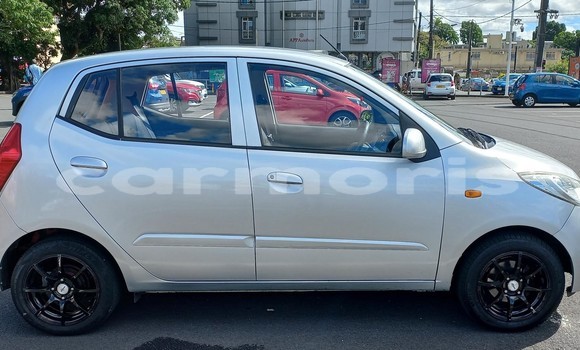 Buy Used Hyundai i10 Silver Car in Vacoas–Phoenix in Plaines Wilhems District Buy Used Hyundai i10 Silver Car in Vacoas–Phoenix in Plaines Wilhems District
