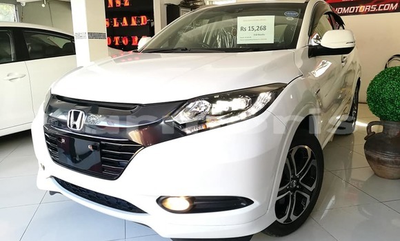Buy Used Honda vezel White Car in Port Louis in Port Louis District Buy Used Honda vezel White Car in Port Louis in Port Louis District