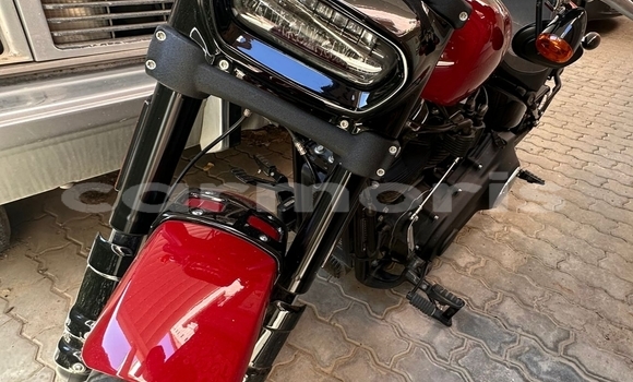 Acheter Occasion Moto Harley Davidson Dyna Rouge à Port Louis, Port Louis District Acheter Occasion Moto Harley Davidson Dyna Rouge à Port Louis, Port Louis District