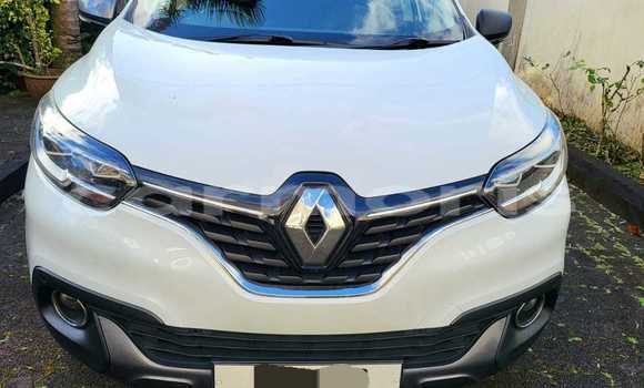 Buy Used Renault Kadjar White Car in Curepipe in Plaines Wilhems District