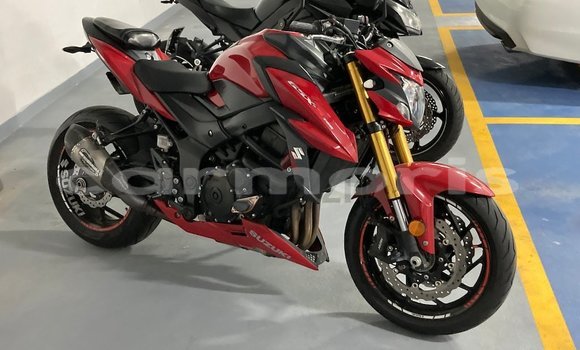 Buy Used Suzuki GSX Red Bike in Port Louis in Port Louis District Buy Used Suzuki GSX Red Bike in Port Louis in Port Louis District