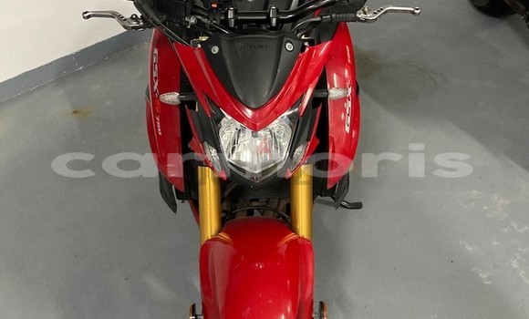 Buy Used Suzuki GSX Red Bike in Port Louis in Port Louis District Buy Used Suzuki GSX Red Bike in Port Louis in Port Louis District