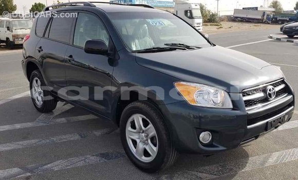 Buy Import Toyota HiAce Green Truck in Import - Dubai in Agalega Islands Buy Import Toyota HiAce Green Truck in Import - Dubai in Agalega Islands