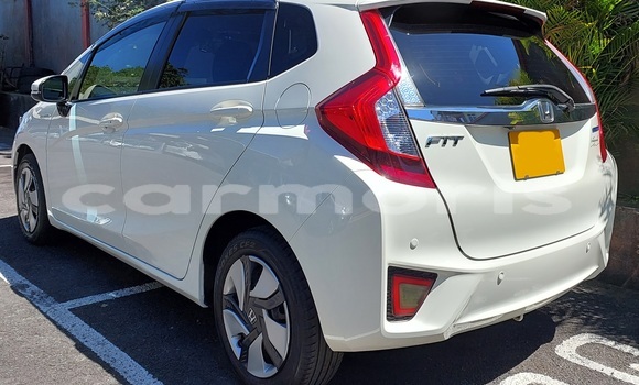 Buy Used Honda fit White Car in Vacoas–Phoenix in Plaines Wilhems District Buy Used Honda fit White Car in Vacoas–Phoenix in Plaines Wilhems District