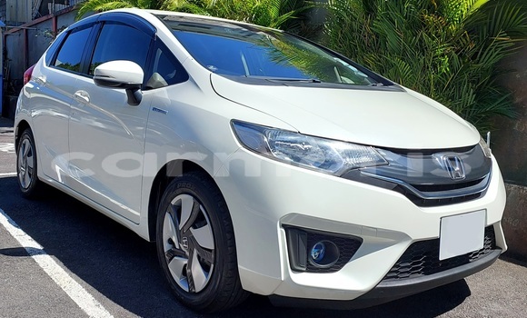 Buy Used Honda fit White Car in Vacoas–Phoenix in Plaines Wilhems District Buy Used Honda fit White Car in Vacoas–Phoenix in Plaines Wilhems District