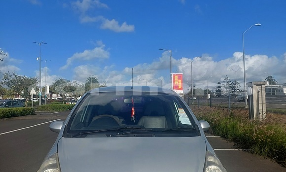 Buy Used Honda Jazz Silver Car in Floreal in Floreal Buy Used Honda Jazz Silver Car in Floreal in Floreal