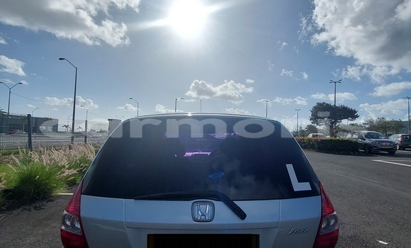 Buy Used Honda Jazz Silver Car in Floreal in Floreal Buy Used Honda Jazz Silver Car in Floreal in Floreal