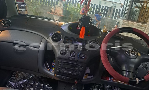 Buy Used Toyota Vitz Silver Car in Camp Ithier in Flacq Buy Used Toyota Vitz Silver Car in Camp Ithier in Flacq