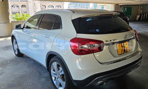 Buy Used Mercedes-Benz GLA-klasse White Car in Quatre Bornes in Plaines Wilhems District Buy Used Mercedes-Benz GLA-klasse White Car in Quatre Bornes in Plaines Wilhems District