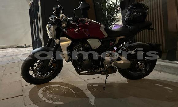 Buy Used Honda CB Red Bike in Port Louis in Port Louis District Buy Used Honda CB Red Bike in Port Louis in Port Louis District