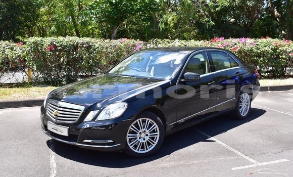 Buy Used Mercedes Viano Black Car in Port Louis in Port Louis District