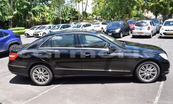 Buy Used Mercedes Viano Black Car in Port Louis in Port Louis District Buy Used Mercedes Viano Black Car in Port Louis in Port Louis District