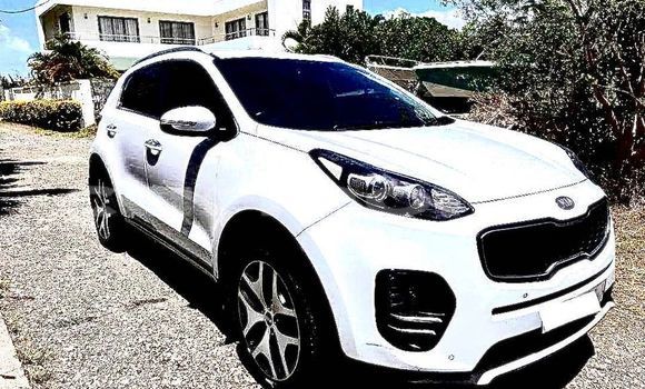 Acheter Occasion Voiture Kia Sportage Blanc à Beau Bassin–Rose Hill, Plaines Wilhems District Acheter Occasion Voiture Kia Sportage Blanc à Beau Bassin–Rose Hill, Plaines Wilhems District